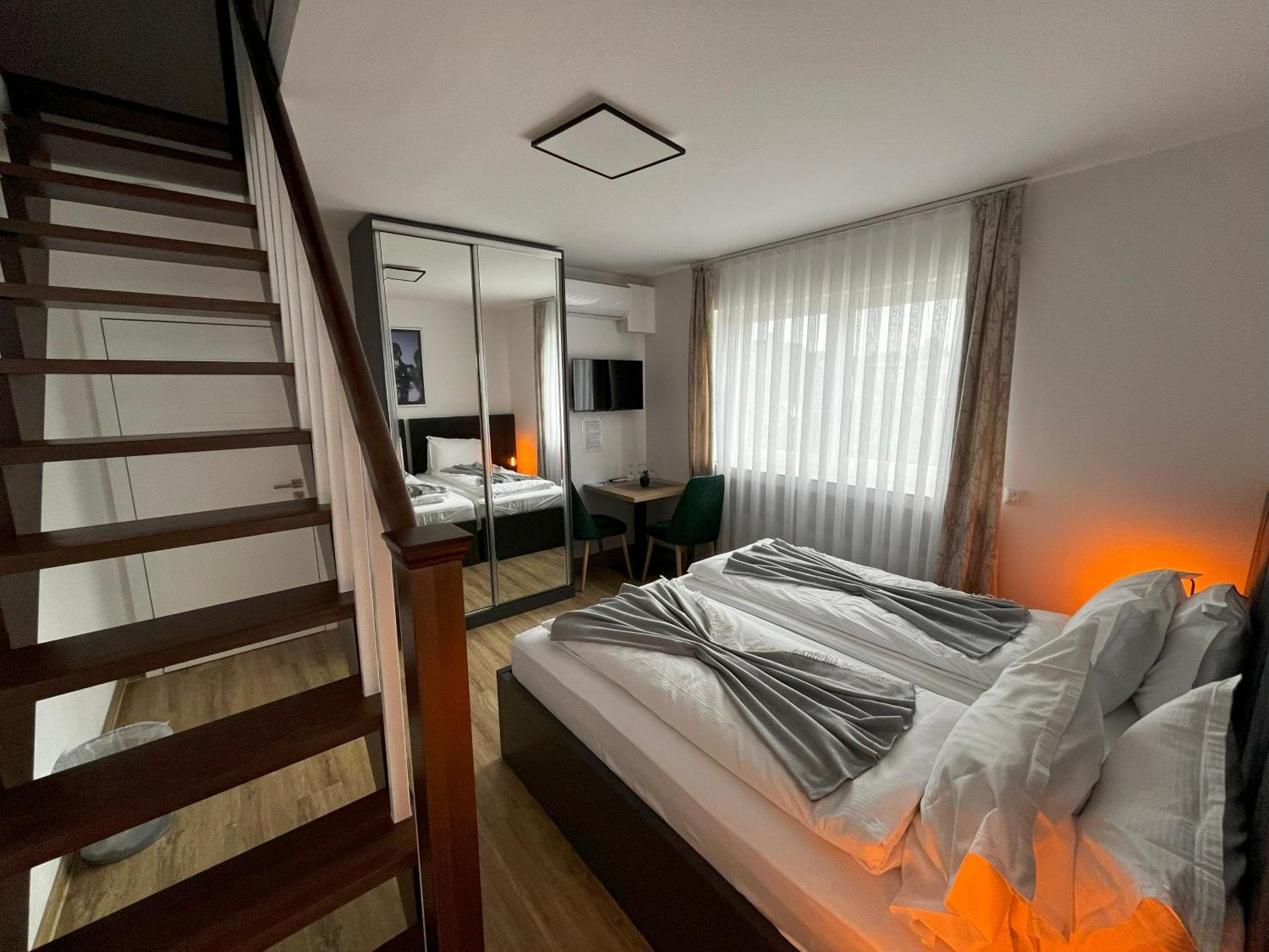 Haven Hotels - Hotel Dona Bergisch Gladbach Eksteriør billede