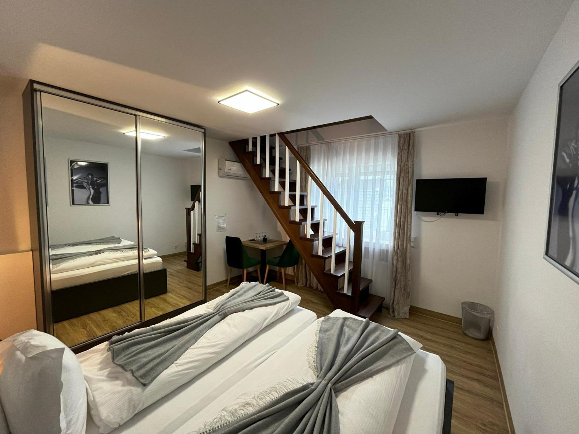 Haven Hotels - Hotel Dona Bergisch Gladbach Eksteriør billede