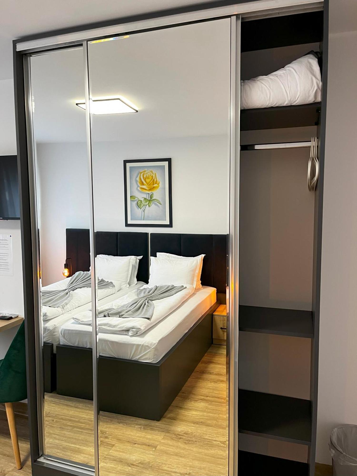 Haven Hotels - Hotel Dona Bergisch Gladbach Eksteriør billede