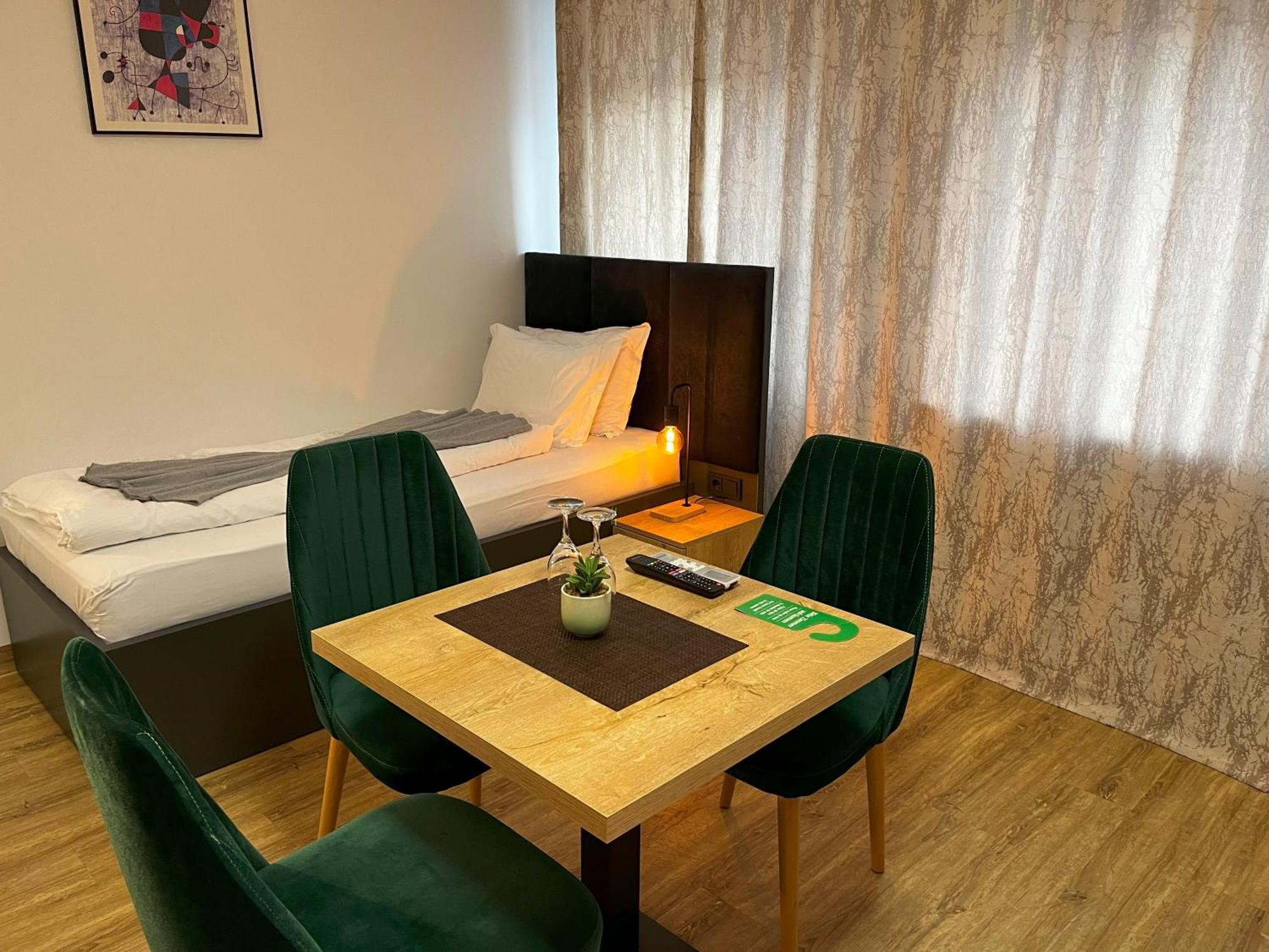 Haven Hotels - Hotel Dona Bergisch Gladbach Eksteriør billede